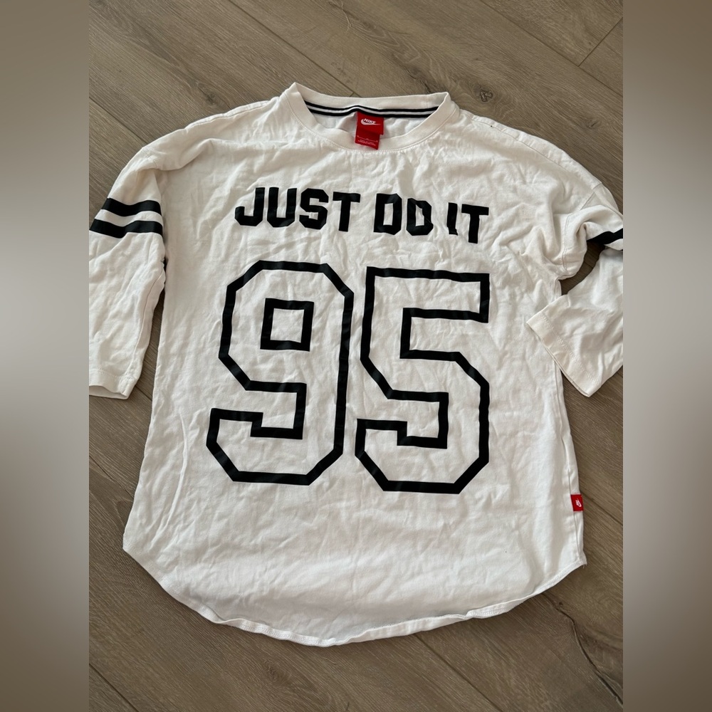 Nike White Shirt with Black 'Just Do It' 95 Print